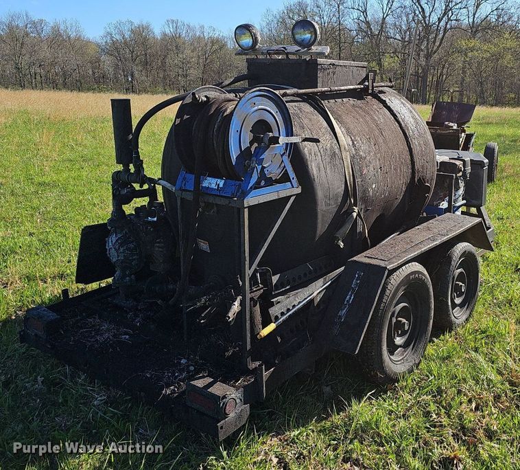 image for item EJ6280 Seal coat trailer