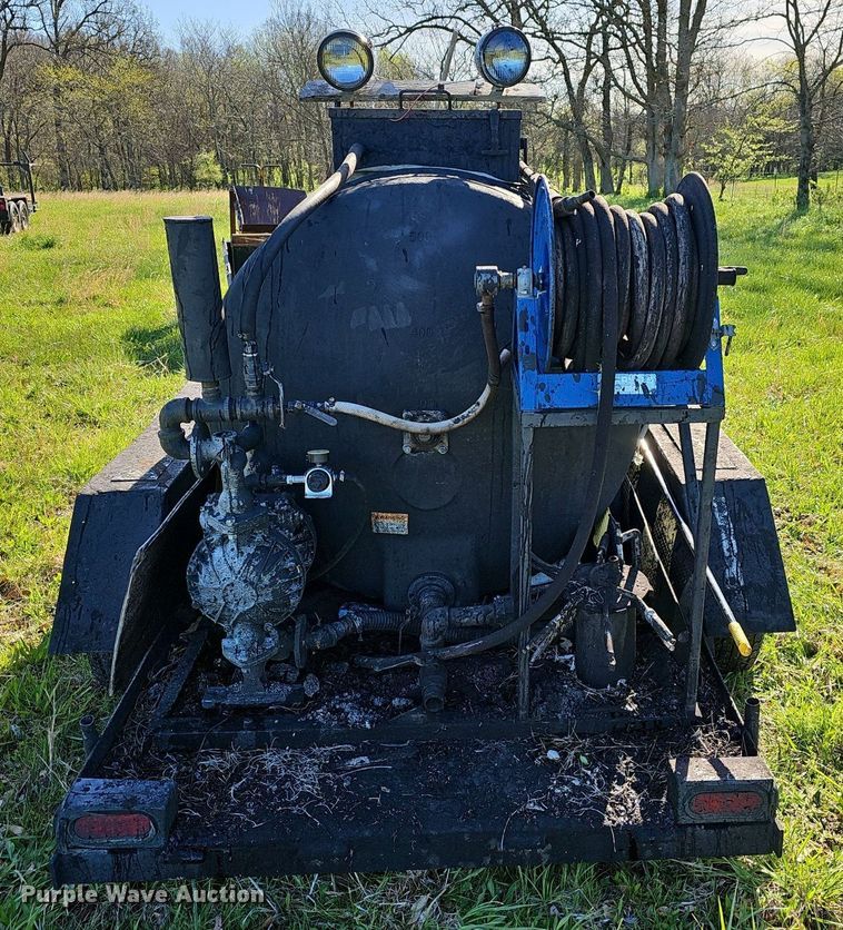 image for item EJ6280 Seal coat trailer