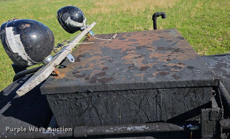 image for item EJ6280 Seal coat trailer