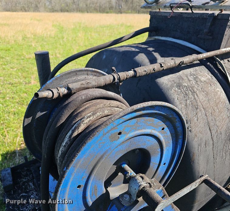 image for item EJ6280 Seal coat trailer