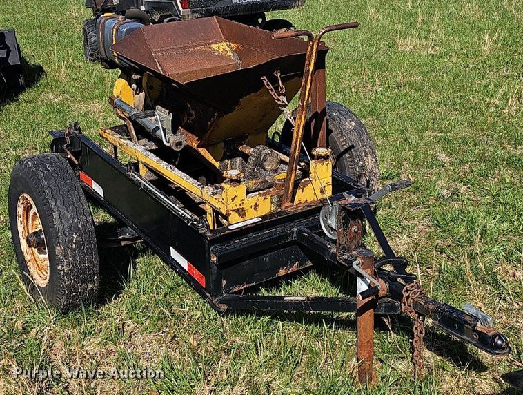 image for item EJ6282 Etnyre CP125 curb machine