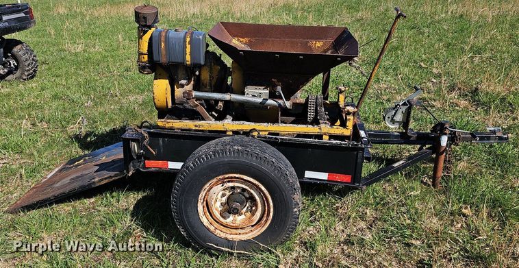 image for item EJ6282 Etnyre CP125 curb machine