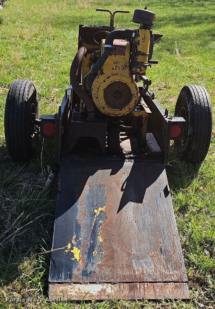 image for item EJ6282 Etnyre CP125 curb machine