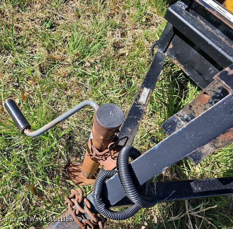 image for item EJ6282 Etnyre CP125 curb machine