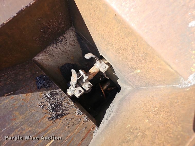 image for item EJ6282 Etnyre CP125 curb machine