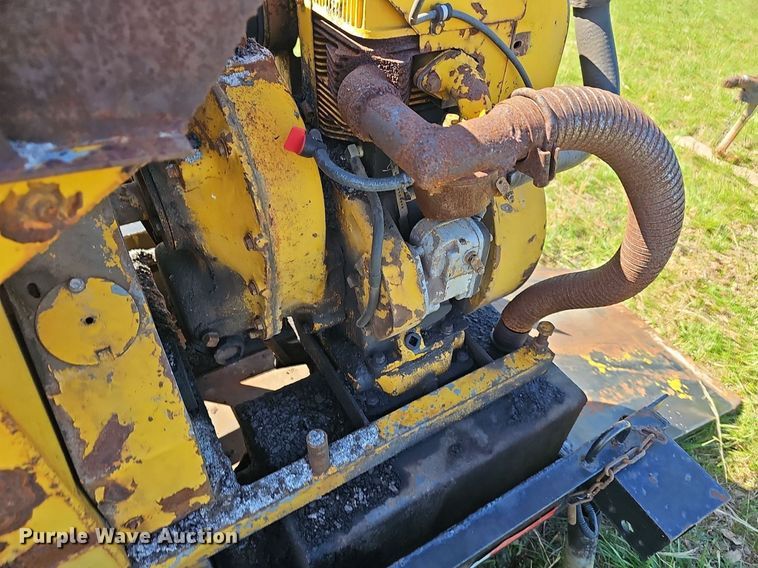 image for item EJ6282 Etnyre CP125 curb machine