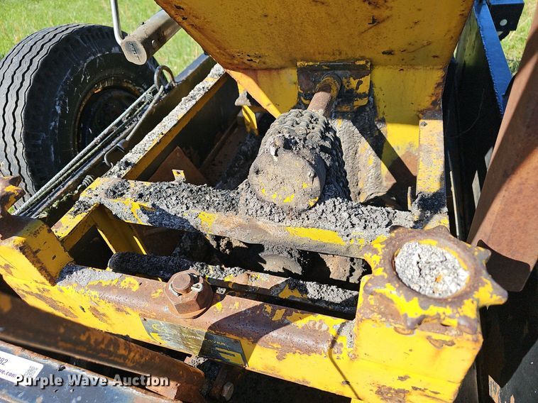 image for item EJ6282 Etnyre CP125 curb machine