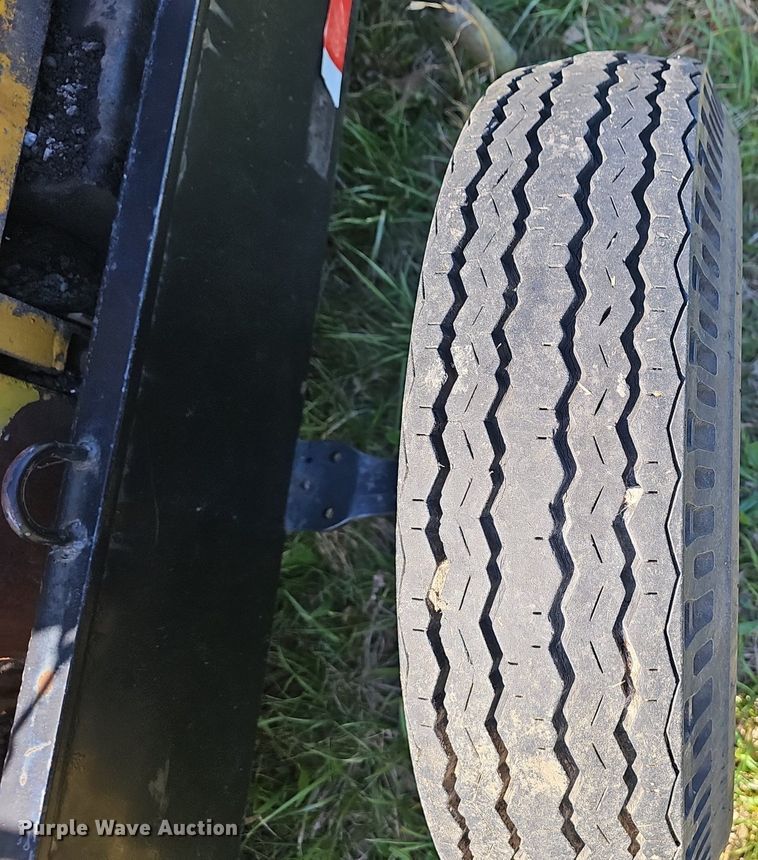 image for item EJ6282 Etnyre CP125 curb machine