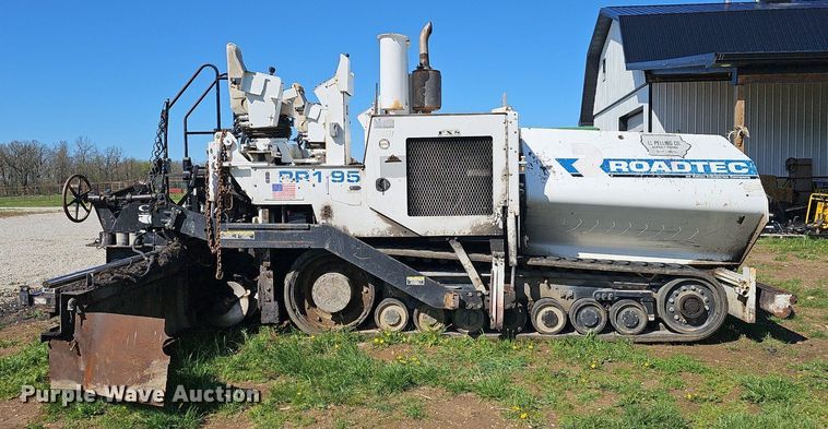 image for item EJ6283 2011 Roadtec RP195 paver