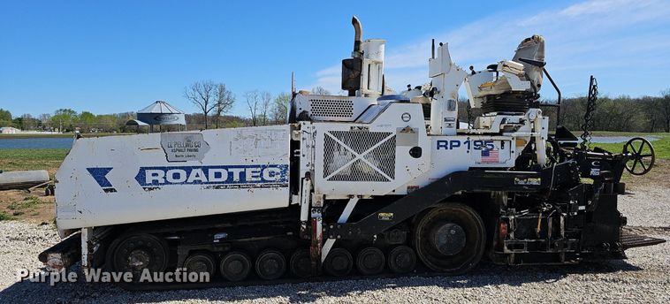 image for item EJ6283 2011 Roadtec RP195 paver