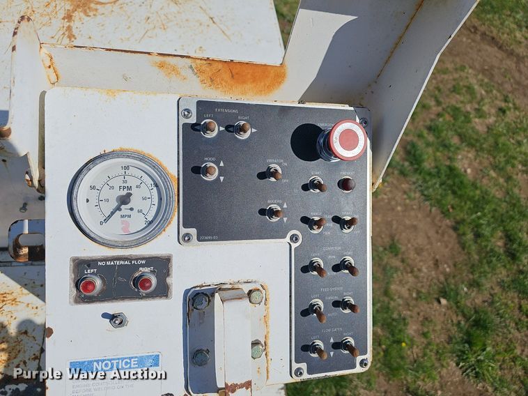 image for item EJ6283 2011 Roadtec RP195 paver