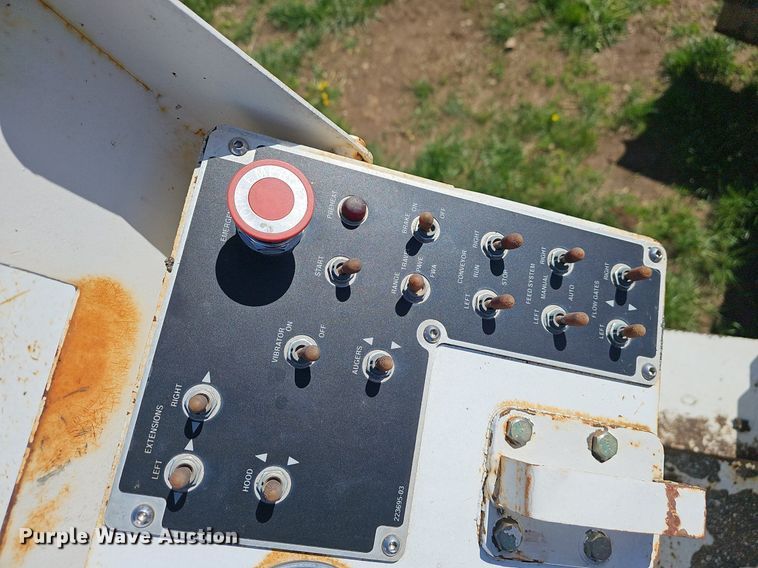 image for item EJ6283 2011 Roadtec RP195 paver