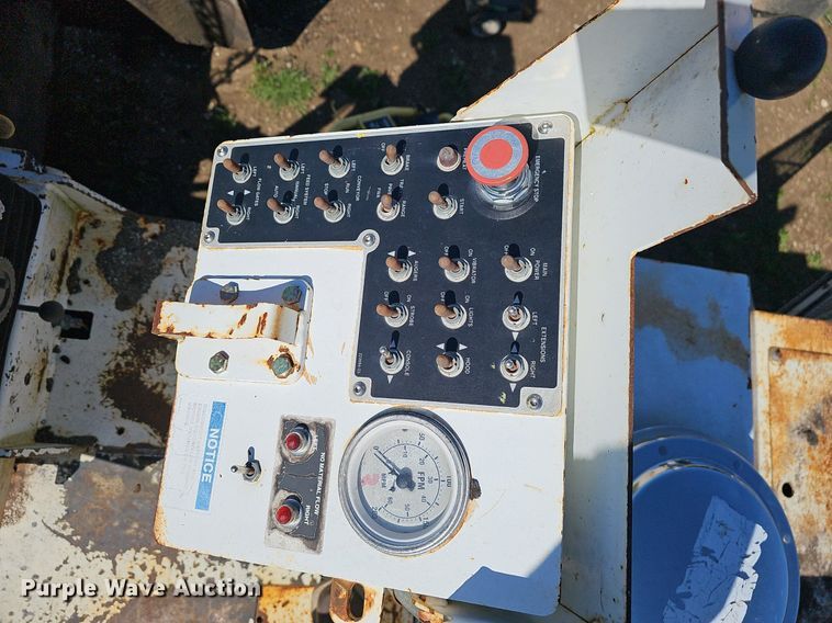 image for item EJ6283 2011 Roadtec RP195 paver