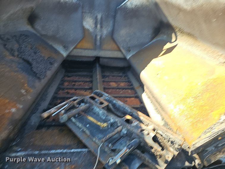 image for item EJ6283 2011 Roadtec RP195 paver