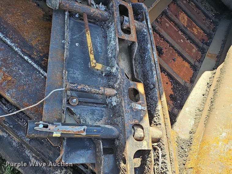 image for item EJ6283 2011 Roadtec RP195 paver