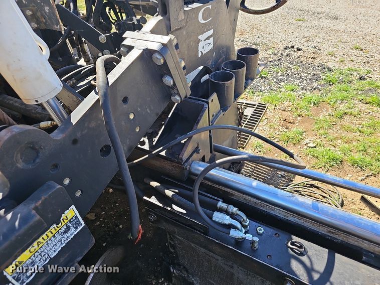 image for item EJ6283 2011 Roadtec RP195 paver