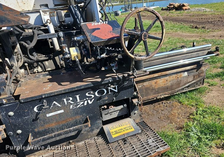 image for item EJ6283 2011 Roadtec RP195 paver