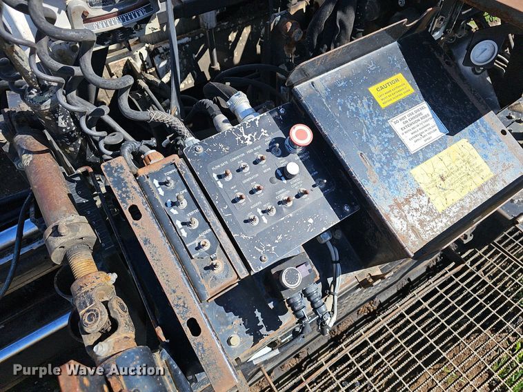 image for item EJ6283 2011 Roadtec RP195 paver