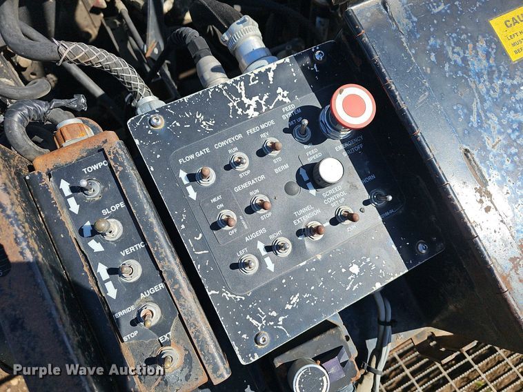 image for item EJ6283 2011 Roadtec RP195 paver