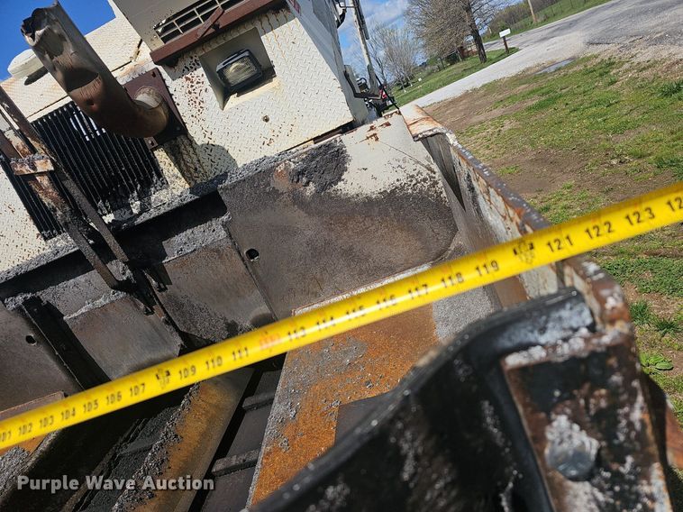 image for item EJ6284 2001 Cedar Rapids  CR361R paver