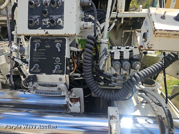 image for item EJ6284 2001 Cedar Rapids  CR361R paver