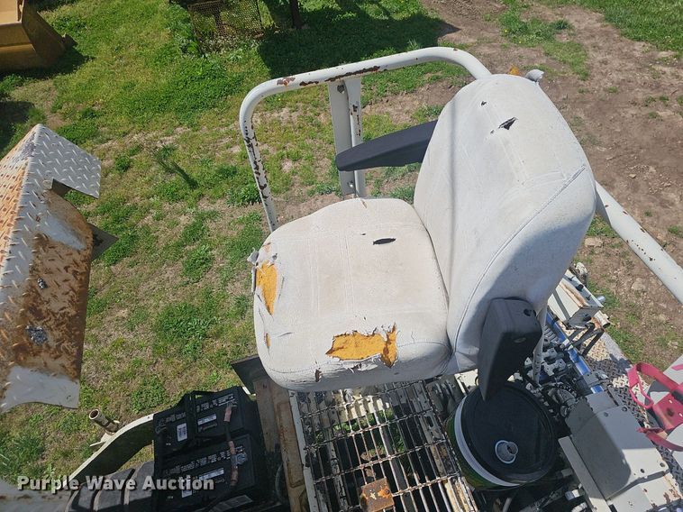 image for item EJ6284 2001 Cedar Rapids  CR361R paver