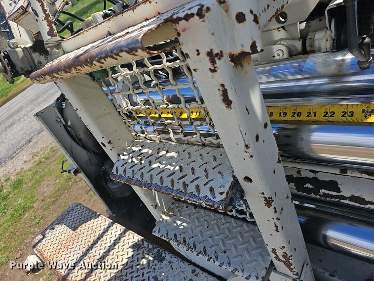 image for item EJ6284 2001 Cedar Rapids  CR361R paver