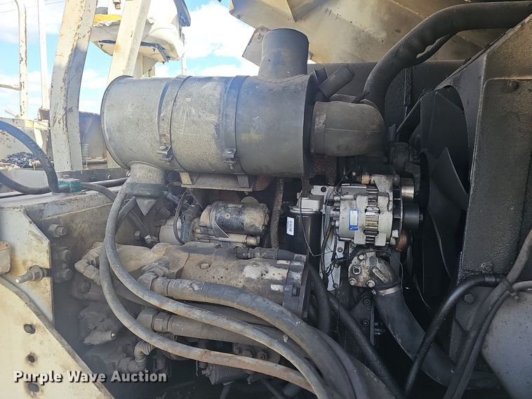 image for item EJ6284 2001 Cedar Rapids  CR361R paver