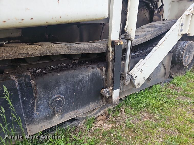 image for item EJ6284 2001 Cedar Rapids  CR361R paver