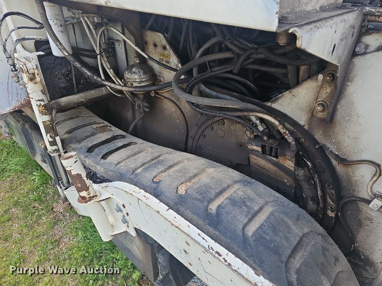 image for item EJ6284 2001 Cedar Rapids  CR361R paver