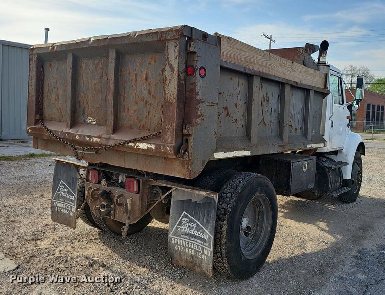image for item EJ6288 1993 International 8100  dump truck