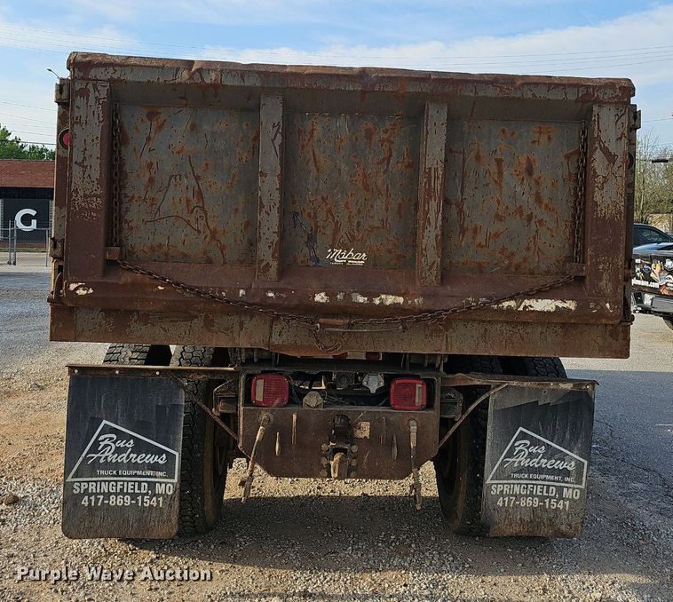 image for item EJ6288 1993 International 8100  dump truck