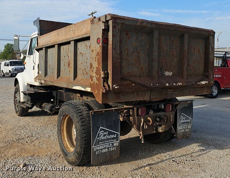 image for item EJ6288 1993 International 8100  dump truck