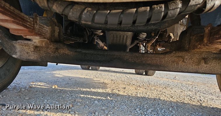 image for item EJ6288 1993 International 8100  dump truck