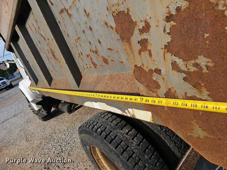 image for item EJ6288 1993 International 8100  dump truck