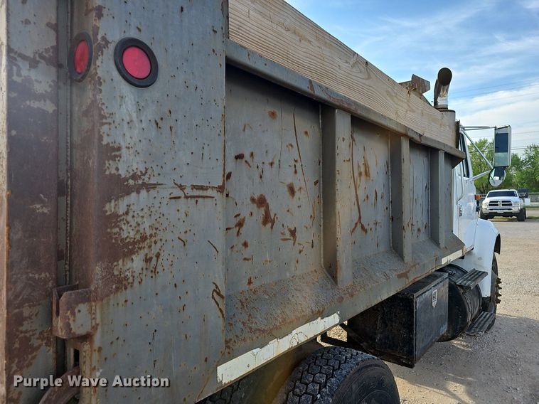 image for item EJ6288 1993 International 8100  dump truck