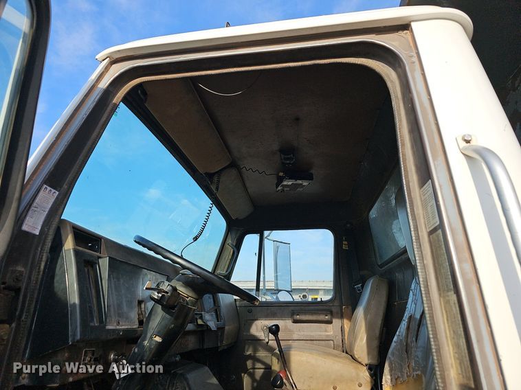 image for item EJ6288 1993 International 8100  dump truck