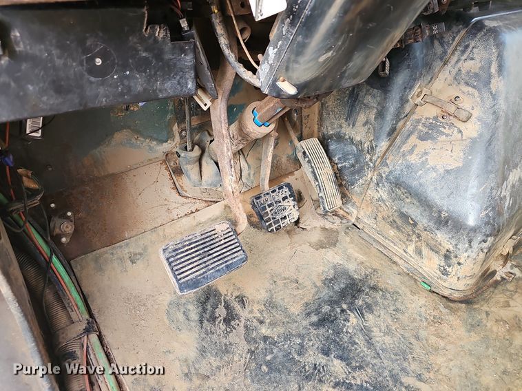 image for item EJ6288 1993 International 8100  dump truck