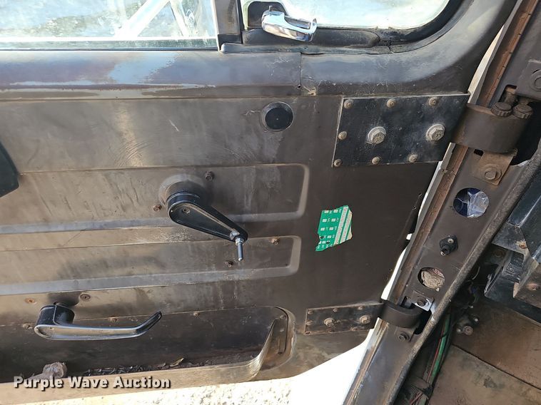 image for item EJ6288 1993 International 8100  dump truck