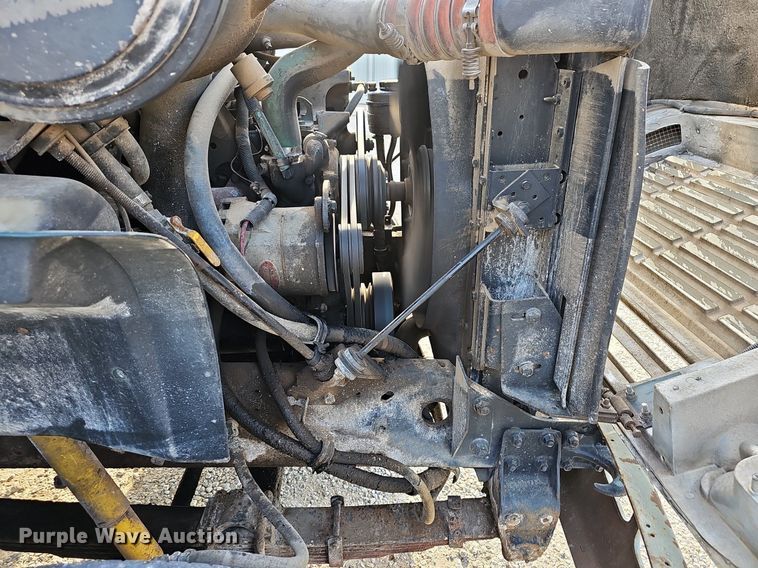 image for item EJ6288 1993 International 8100  dump truck