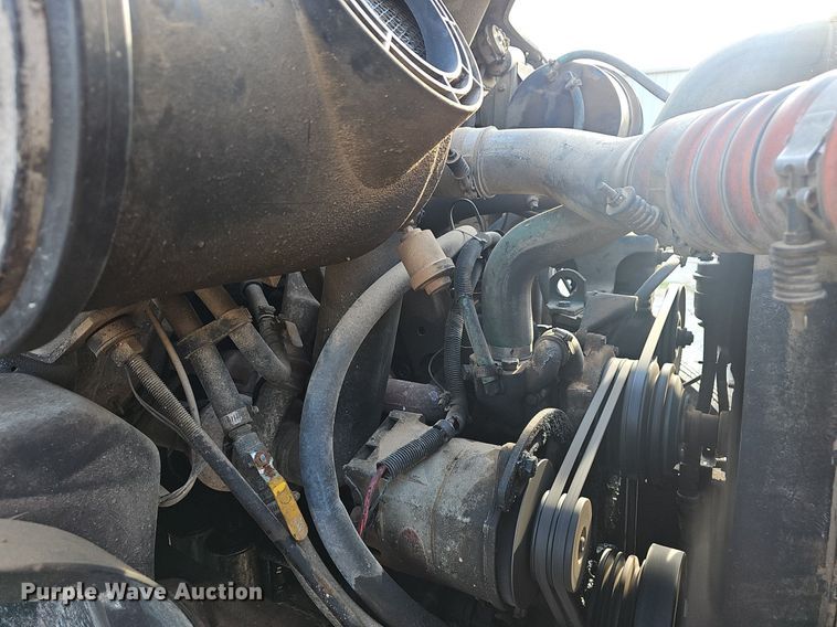 image for item EJ6288 1993 International 8100  dump truck