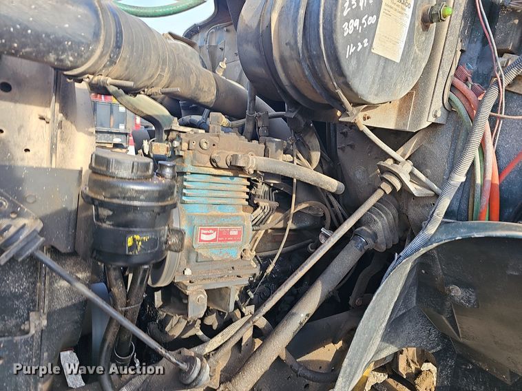 image for item EJ6288 1993 International 8100  dump truck