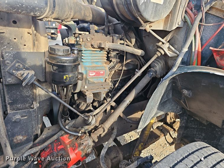 image for item EJ6288 1993 International 8100  dump truck