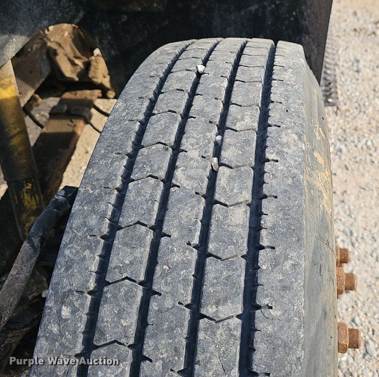 image for item EJ6288 1993 International 8100  dump truck