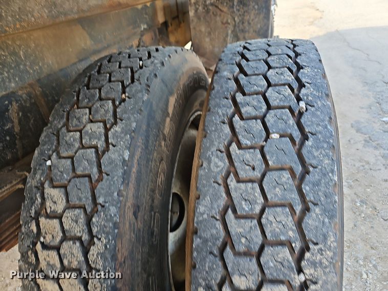 image for item EJ6288 1993 International 8100  dump truck