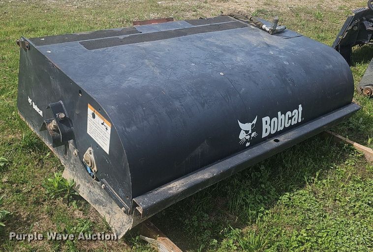 image for item EJ6292 2008 Bobcat  72 Sweeper skid steer sweeper