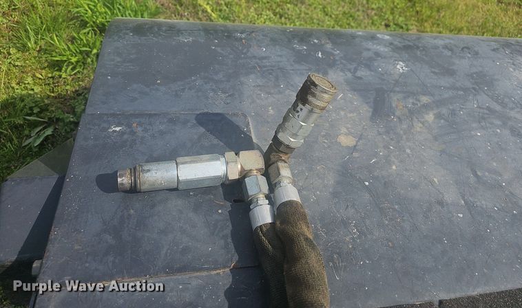 image for item EJ6292 2008 Bobcat  72 Sweeper skid steer sweeper