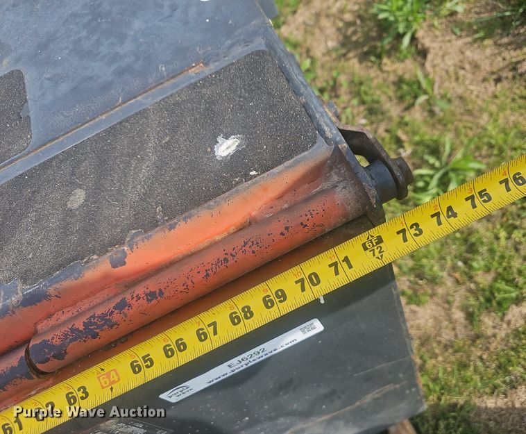 image for item EJ6292 2008 Bobcat  72 Sweeper skid steer sweeper