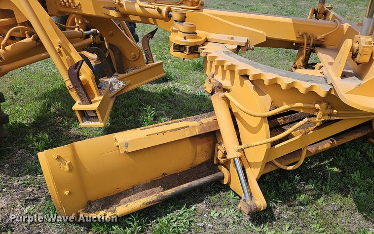 image for item EJ6296 1981 Champion  710 motor grader