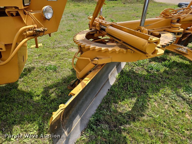 image for item EJ6296 1981 Champion  710 motor grader